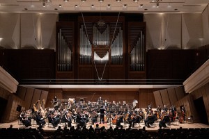 新日本フィルハーモニー交響楽団 ©堀田力丸